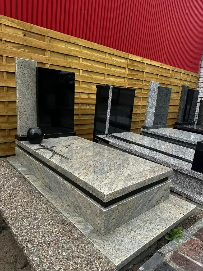 Nagrobek granitowy
