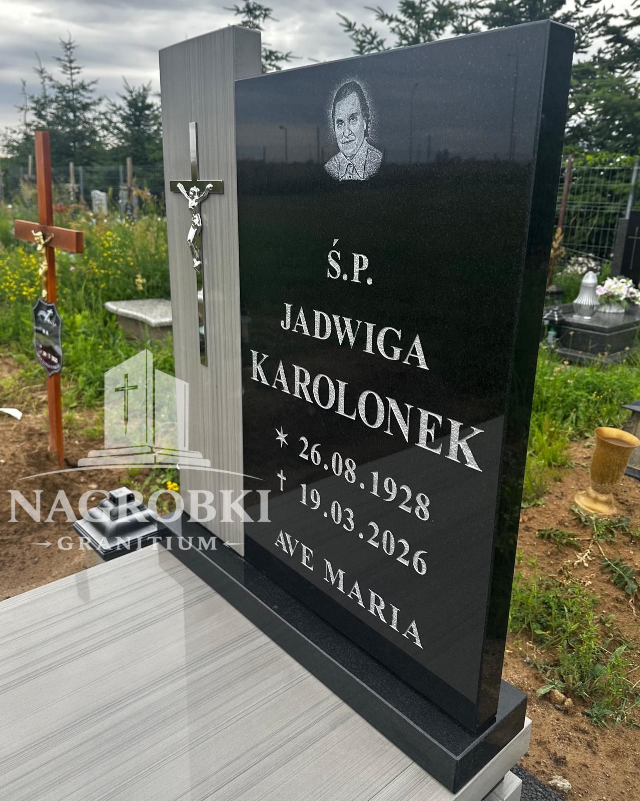 Przykład kucia, piaskowania i malowania liter