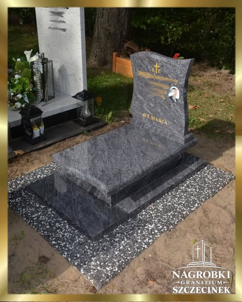 Nagrobek Orion w wersji urnowej, widok ukośny