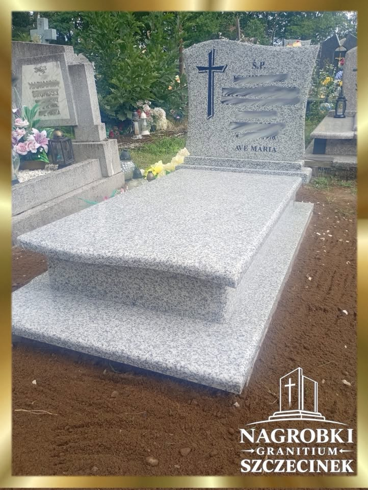 Gotowy jasny nagrobek granitowy - widok ukośny