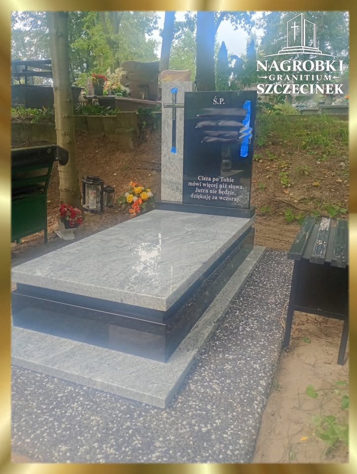 Nagrobek Viscount White i India Black, widok ukośny